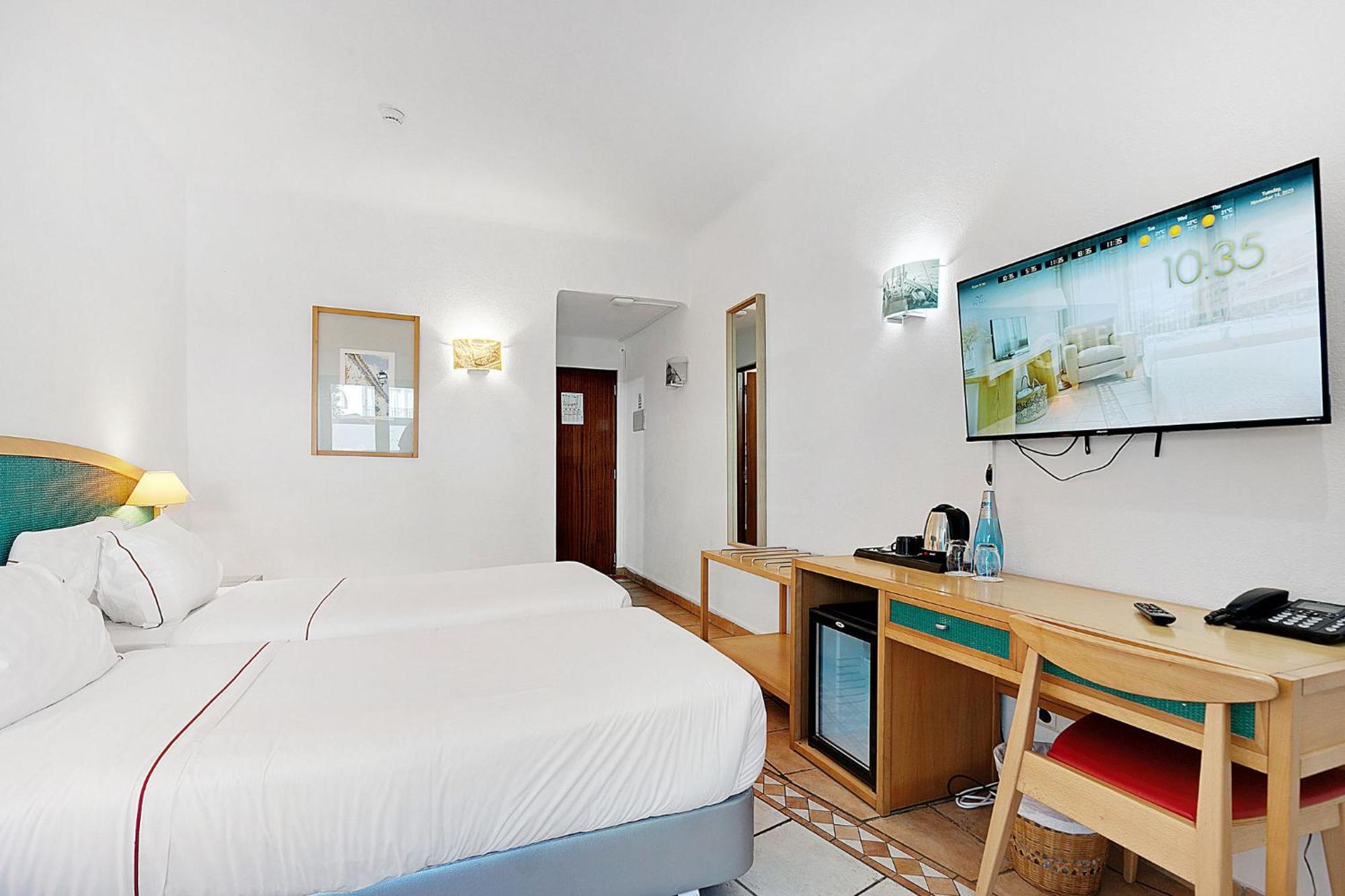 Twin Room,1516443382:JPEG